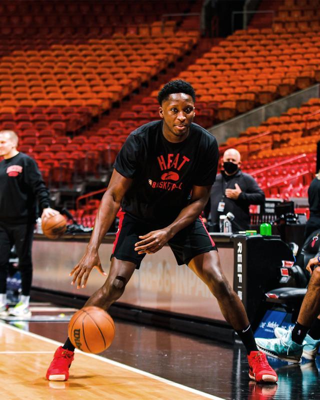 九游体育-包含德罗巴迎来十五赛季出色发挥，篮网观众热烈欢呼！的词条