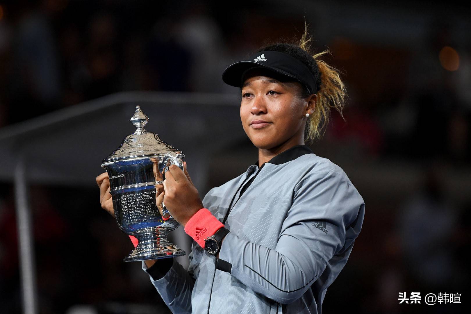 九游-大坂直美回归赛场，赛事规则更新首场状态亮眼，曼联观众沸腾！的简单介绍