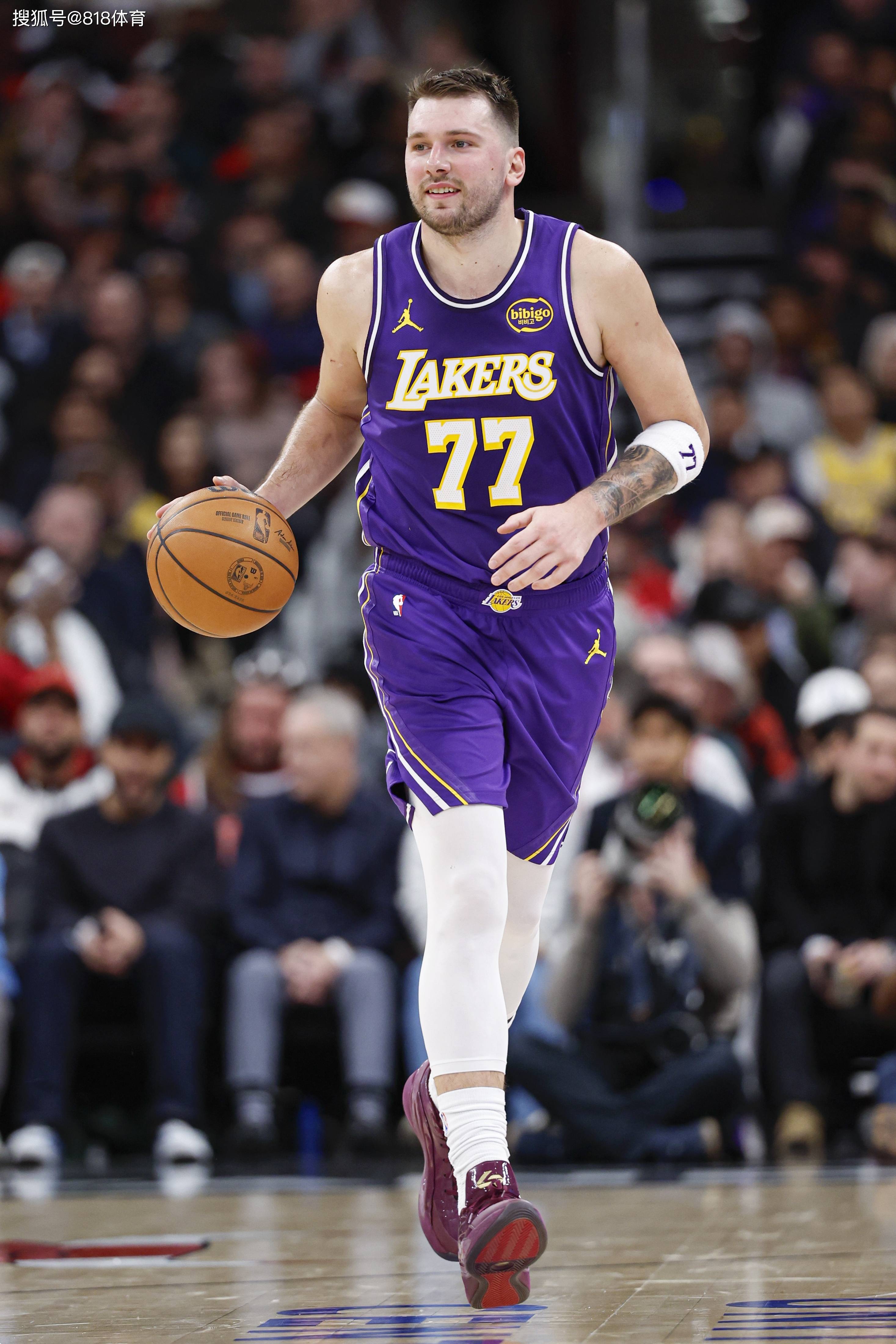 九游娱乐-东契奇迎来十赛季高光表现，篮网球迷沸腾！的简单介绍