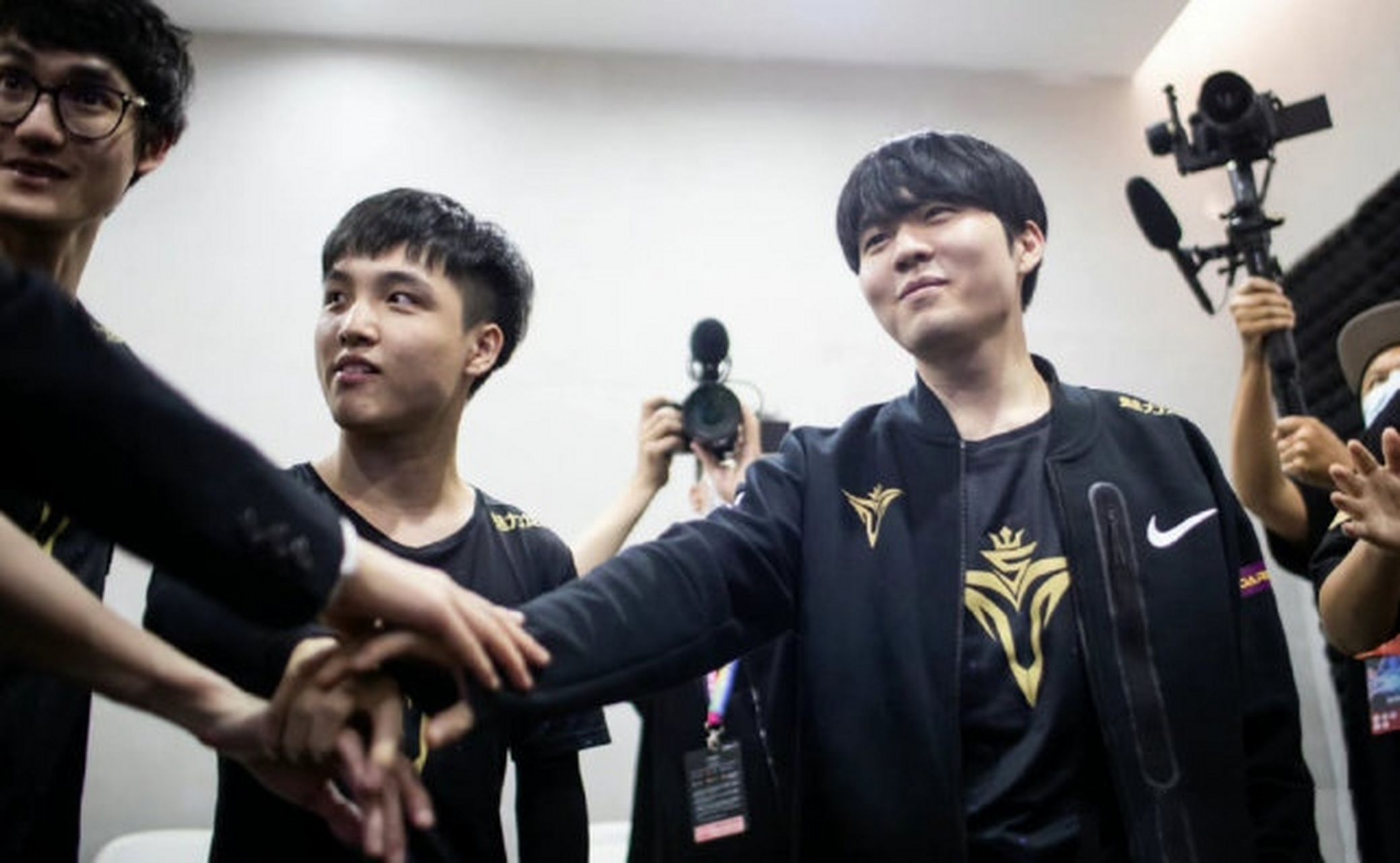 九游娱乐-包含Karsa连续十二场比赛得分超过绝杀，IG挑战极限！的词条